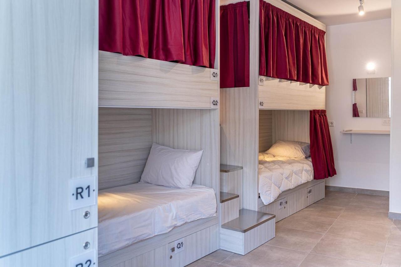The Rose Hostel Saint Julian's Bagian luar foto